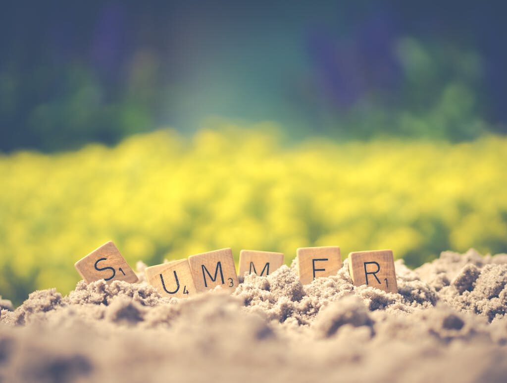 summer in puzzle letters
